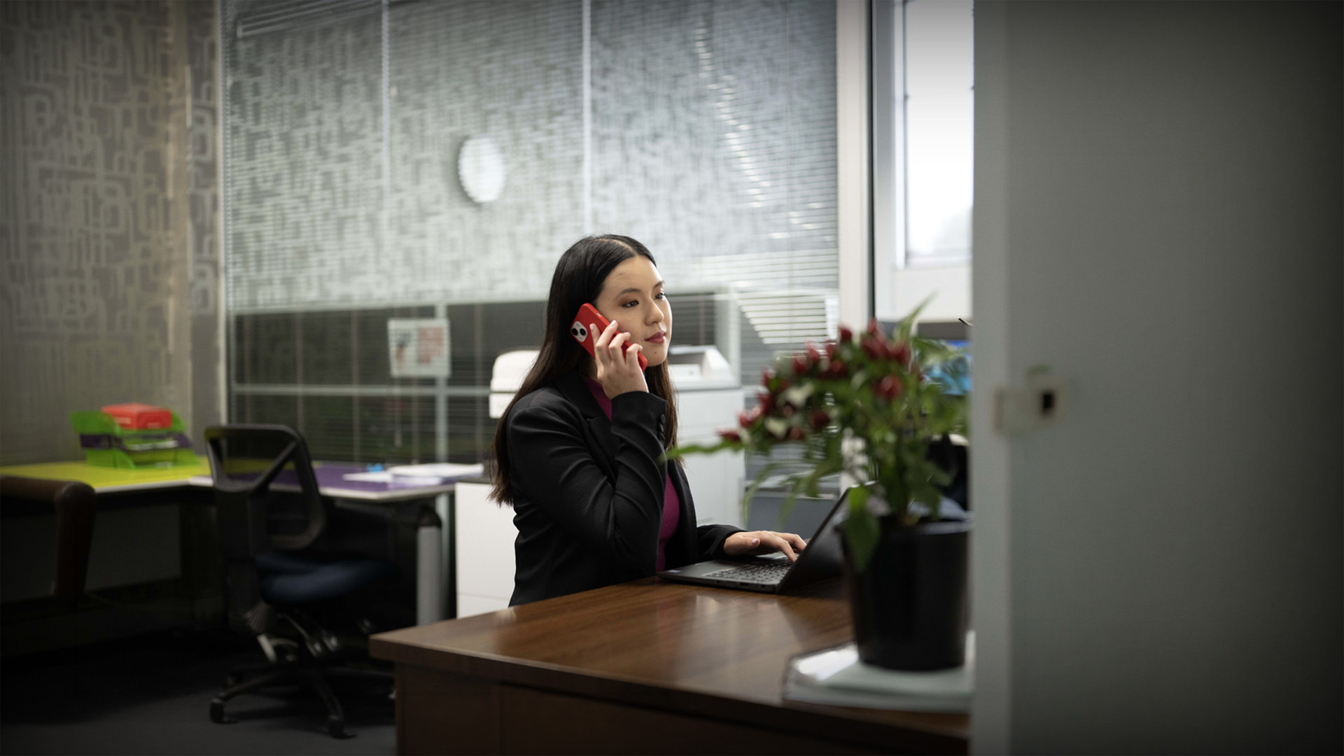 Commercial lending specialist assisting a customer with an enquiry